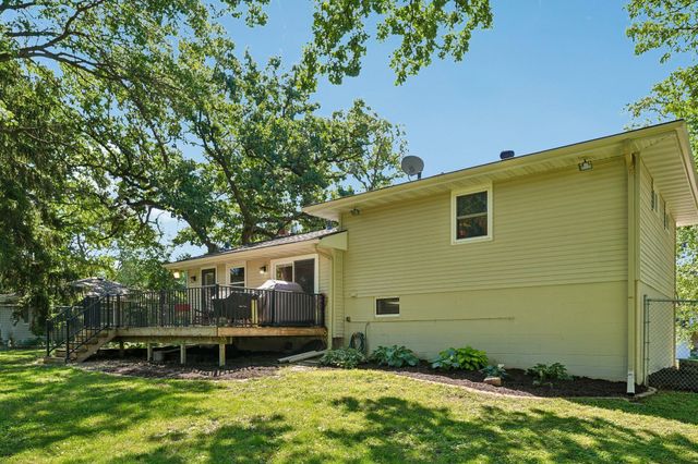 7132 Courtly Road, Woodbury, MN 55125