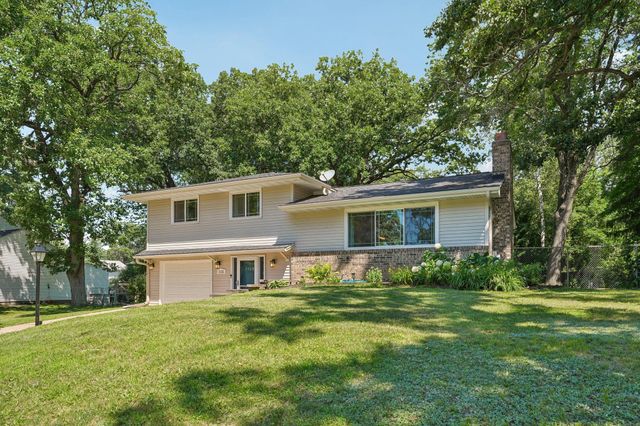 7132 Courtly Road, Woodbury, MN 55125