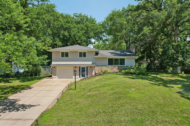 7132 Courtly Road, Woodbury, MN 55125