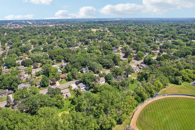 7132 Courtly Road, Woodbury, MN 55125