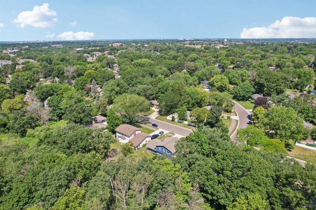 7132 Courtly Road, Woodbury, MN 55125