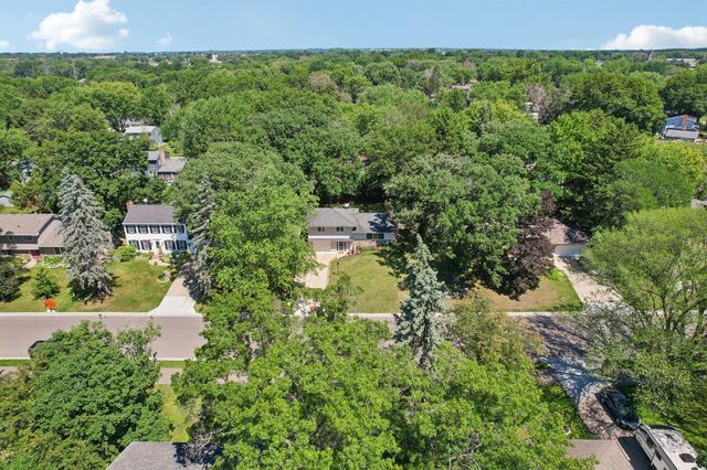 7132 Courtly Road, Woodbury, MN 55125