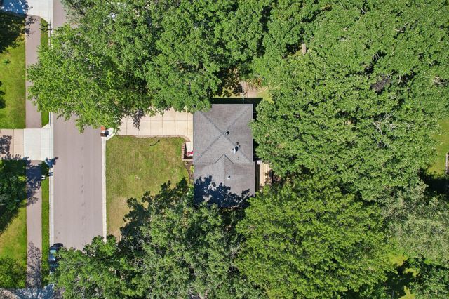 7132 Courtly Road, Woodbury, MN 55125
