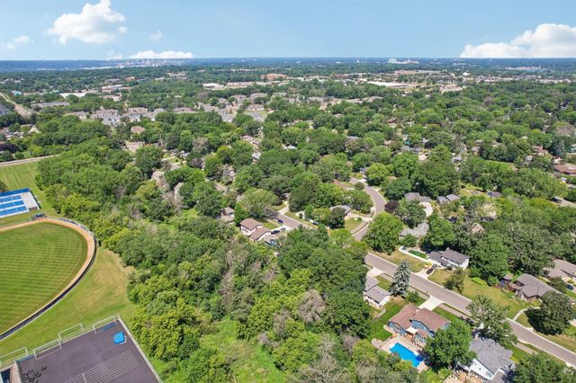7132 Courtly Road, Woodbury, MN 55125
