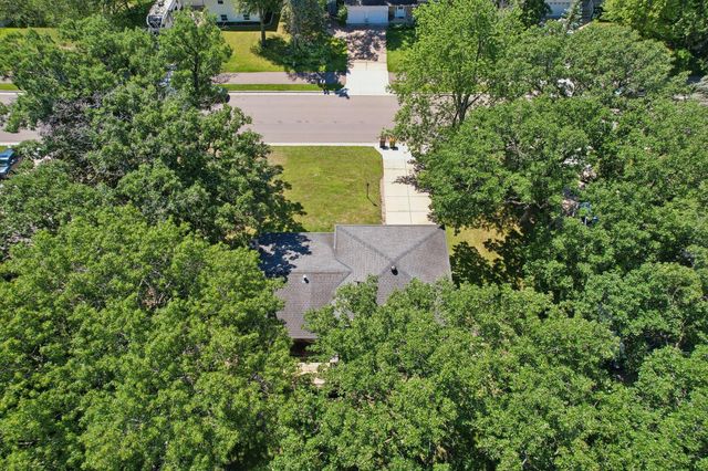 7132 Courtly Road, Woodbury, MN 55125