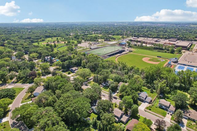 7132 Courtly Road, Woodbury, MN 55125