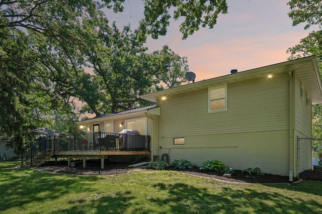 7132 Courtly Road, Woodbury, MN 55125