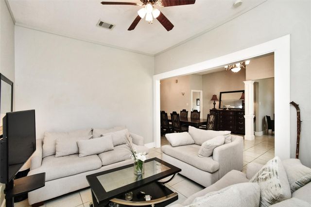 4819 Sherri Lane, Crosby, TX 77532