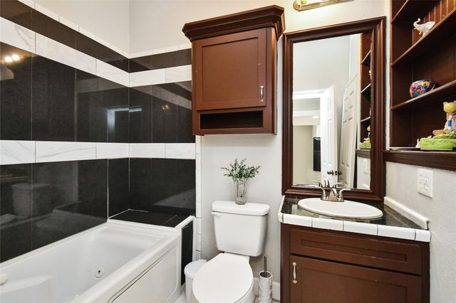 4819 Sherri Lane, Crosby, TX 77532