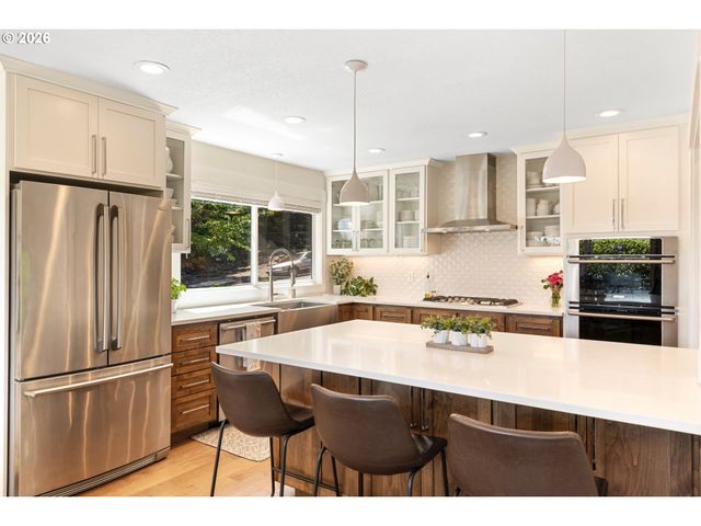 1121 DEVON Ln, Lake Oswego, OR 97034