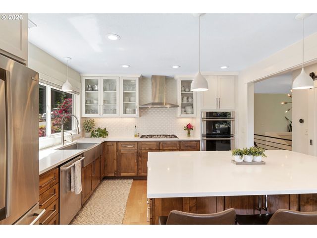 1121 DEVON Ln, Lake Oswego, OR 97034