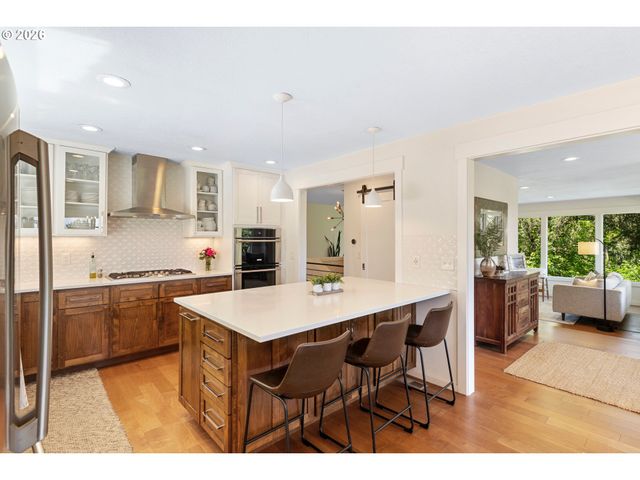 1121 DEVON Ln, Lake Oswego, OR 97034