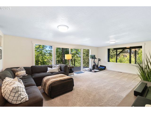 1121 DEVON Ln, Lake Oswego, OR 97034