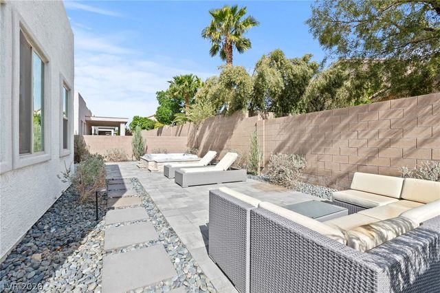 8990 Golden Crow Avenue, Las Vegas, NV 89148