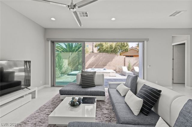 8990 Golden Crow Avenue, Las Vegas, NV 89148