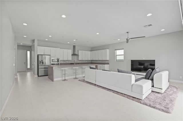 8990 Golden Crow Avenue, Las Vegas, NV 89148