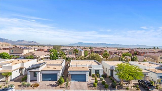 8990 Golden Crow Avenue, Las Vegas, NV 89148