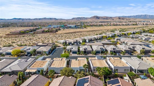 8990 Golden Crow Avenue, Las Vegas, NV 89148