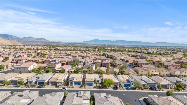 8990 Golden Crow Avenue, Las Vegas, NV 89148