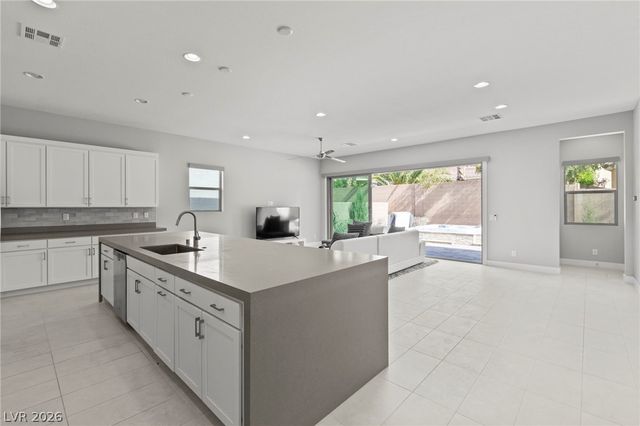 8990 Golden Crow Avenue, Las Vegas, NV 89148