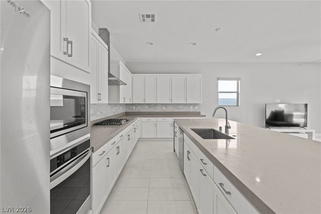 8990 Golden Crow Avenue, Las Vegas, NV 89148