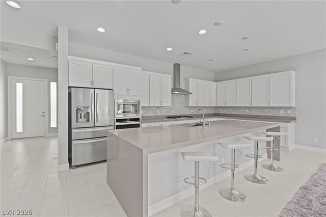8990 Golden Crow Avenue, Las Vegas, NV 89148