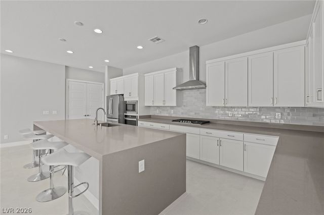8990 Golden Crow Avenue, Las Vegas, NV 89148