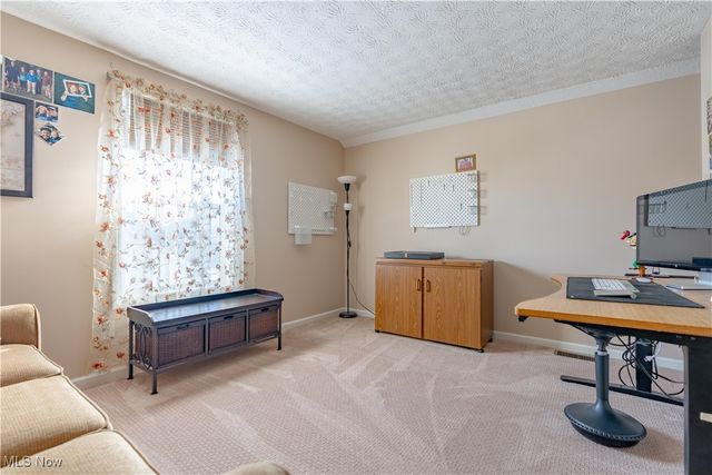 1617 NE Southpointe Circle NE, Canton, OH 44714