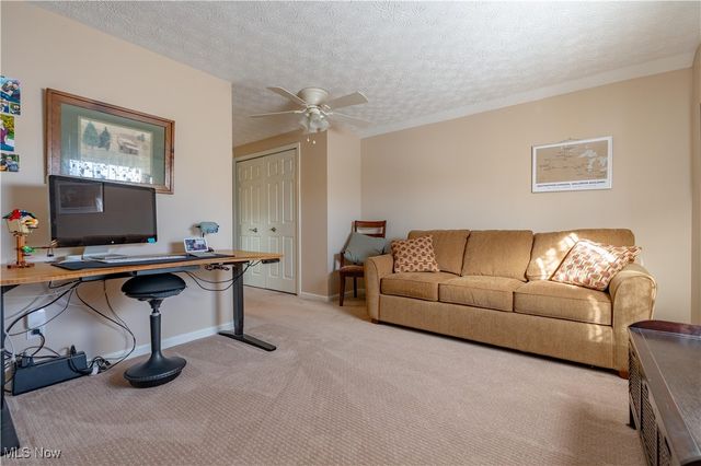 1617 NE Southpointe Circle NE, Canton, OH 44714