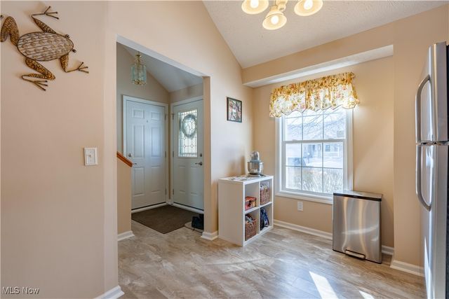 1617 NE Southpointe Circle NE, Canton, OH 44714