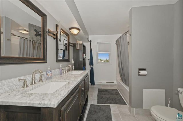 11c Hayes Ct, Superior, WI 54880