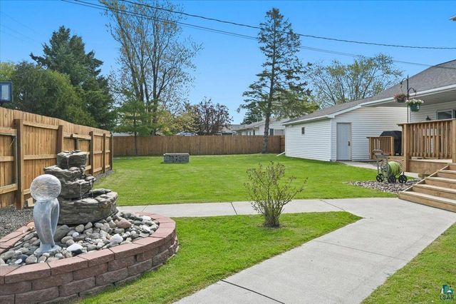 11c Hayes Ct, Superior, WI 54880