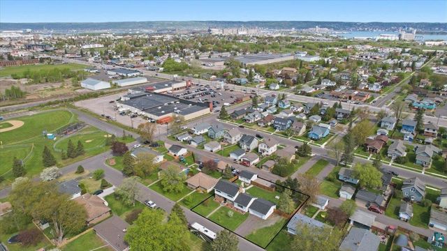11c Hayes Ct, Superior, WI 54880