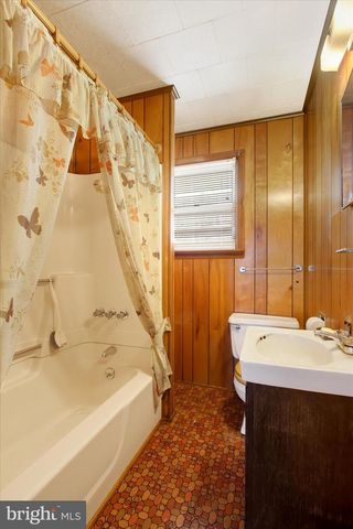 50 BOYDS SCHOOLHOUSE RD, Biglerville, PA 17307