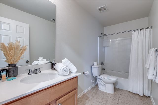1700 Vernon Drive, Aubrey, TX 76227