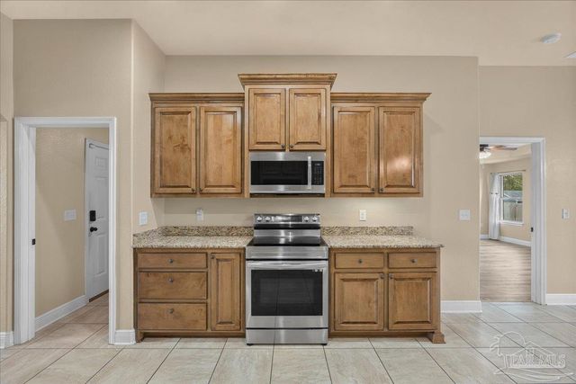 6096 Winchester Cir, Milton, FL 32570