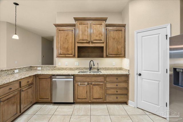 6096 Winchester Cir, Milton, FL 32570