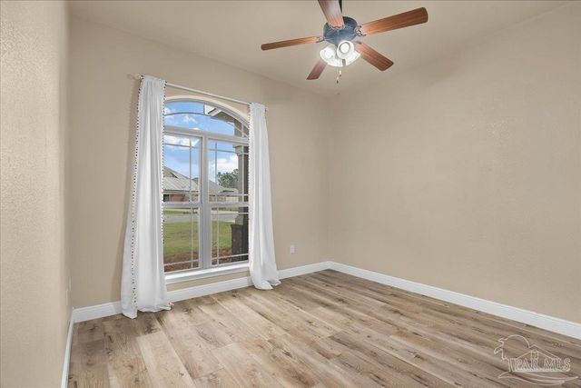 6096 Winchester Cir, Milton, FL 32570