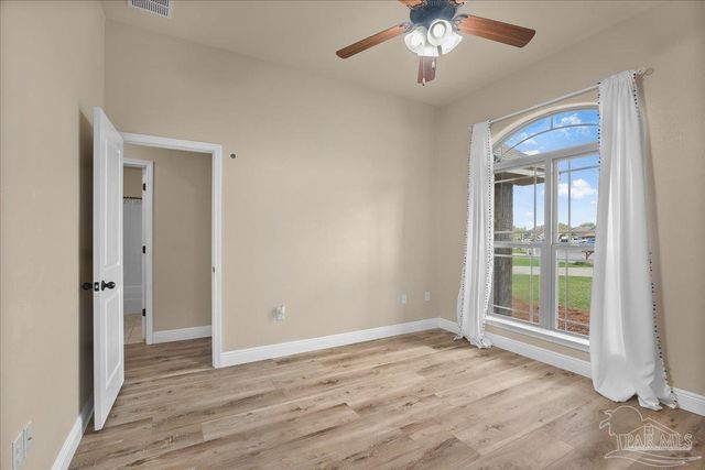 6096 Winchester Cir, Milton, FL 32570