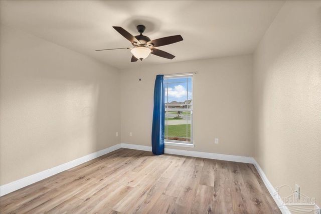 6096 Winchester Cir, Milton, FL 32570