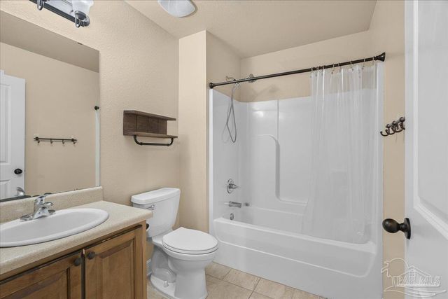 6096 Winchester Cir, Milton, FL 32570