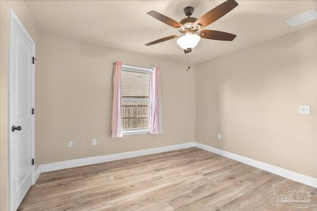 6096 Winchester Cir, Milton, FL 32570