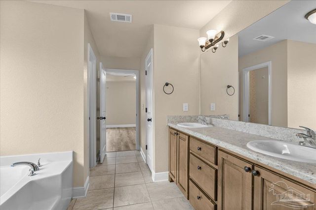 6096 Winchester Cir, Milton, FL 32570