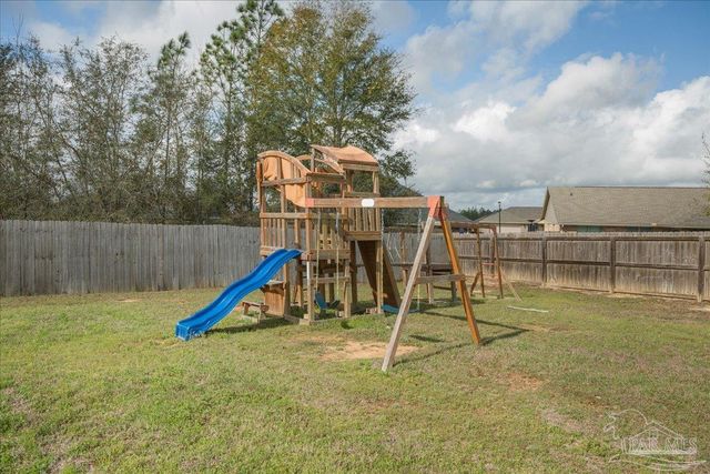 6096 Winchester Cir, Milton, FL 32570