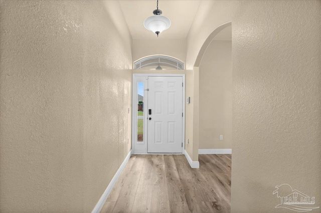 6096 Winchester Cir, Milton, FL 32570