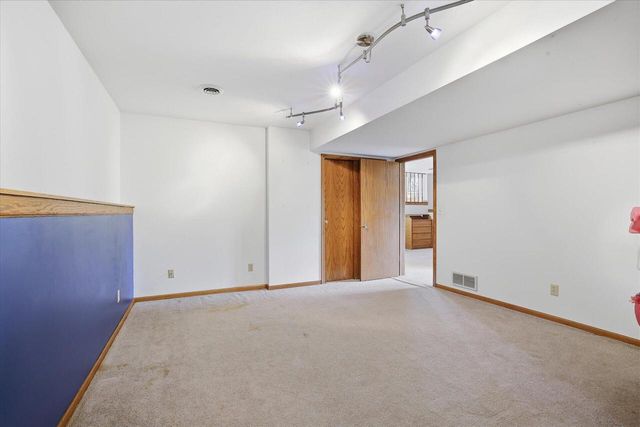 29214 Manor DRIVE, Waterford, WI 53185