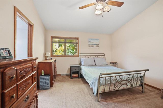 29214 Manor DRIVE, Waterford, WI 53185