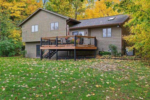 29214 Manor DRIVE, Waterford, WI 53185