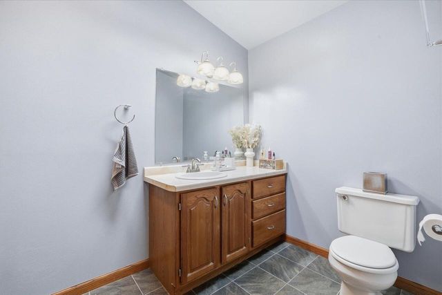 29214 Manor DRIVE, Waterford, WI 53185