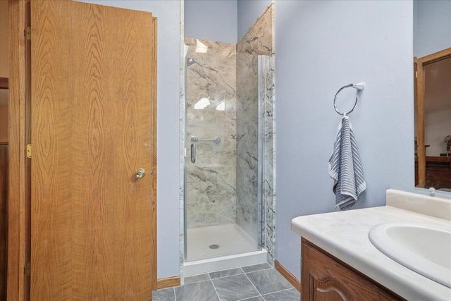 29214 Manor DRIVE, Waterford, WI 53185